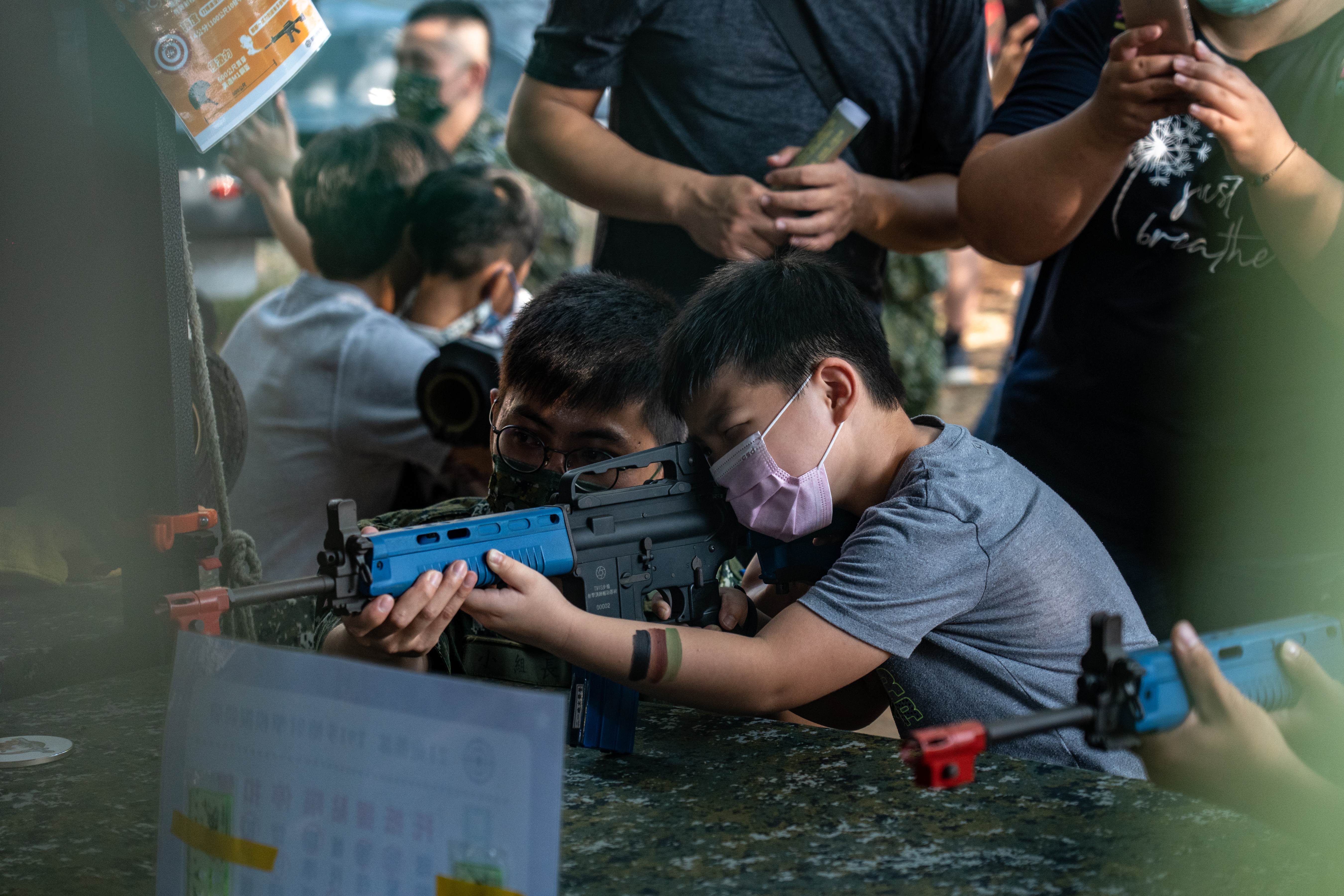 少子化衝擊軍隊招募,台灣規劃讓志願參軍的職業軍人與義務役合作,補足兵力需求。(攝影/陳曉威)