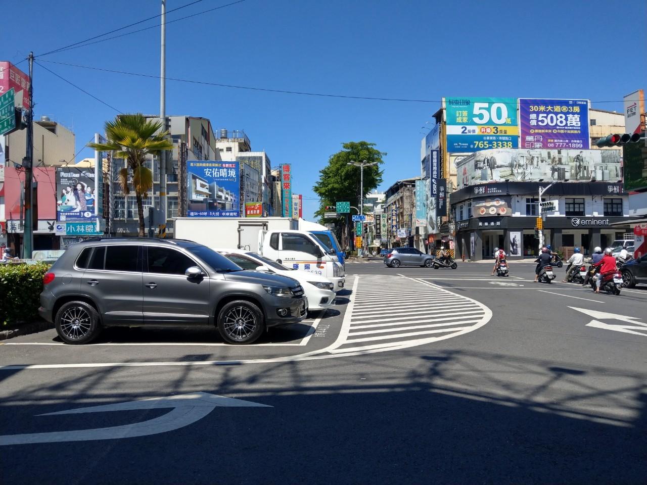 五條通，地上有清楚的標線。（圖片提供／屏東市大同高中國中部盧怡安、鄭郁璇、郭瀚文、王俞媗）