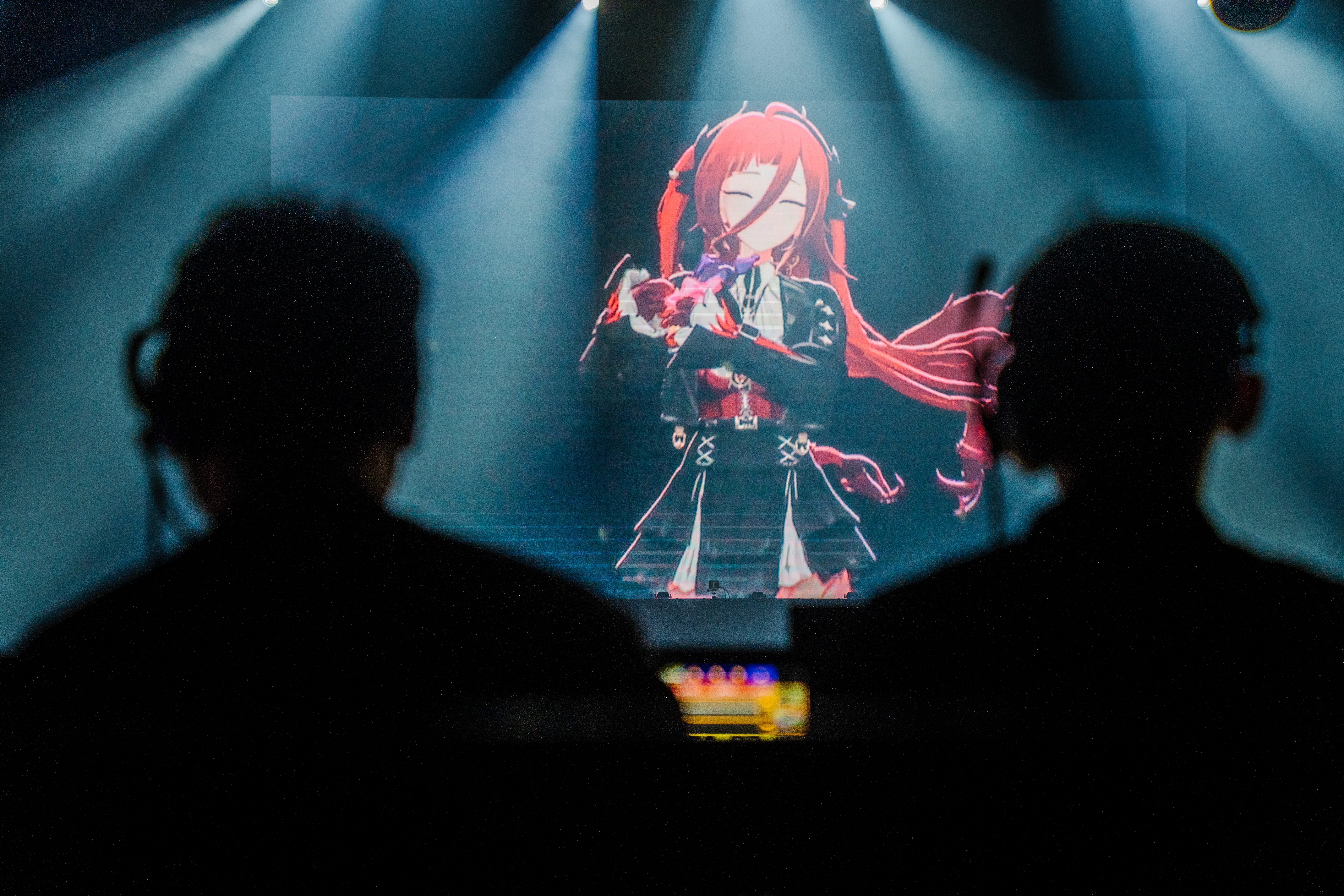 技術團隊必須克服重重困難,才能讓VTuber們順利站上演唱會舞台。(攝影/王崴漢)