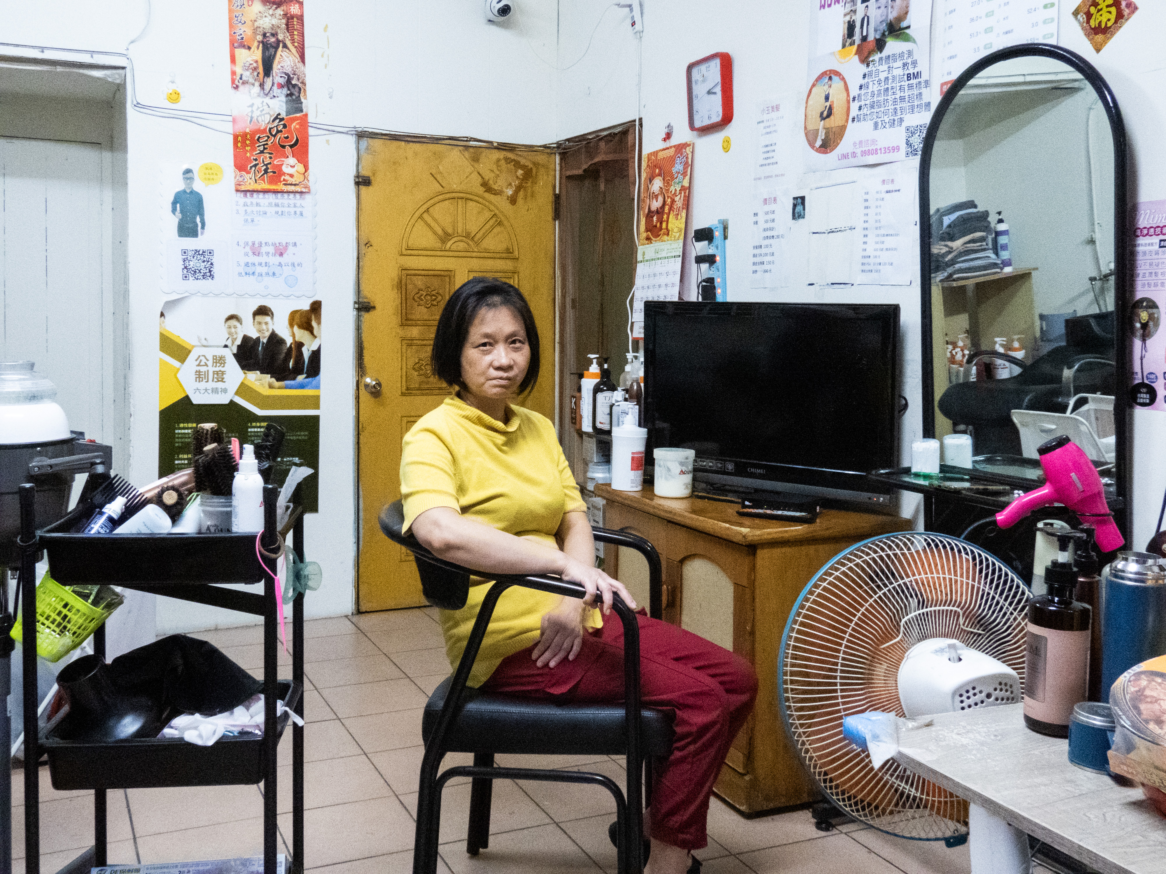 理髮廳老闆娘柳劍秀。（攝影／陳柏維）
