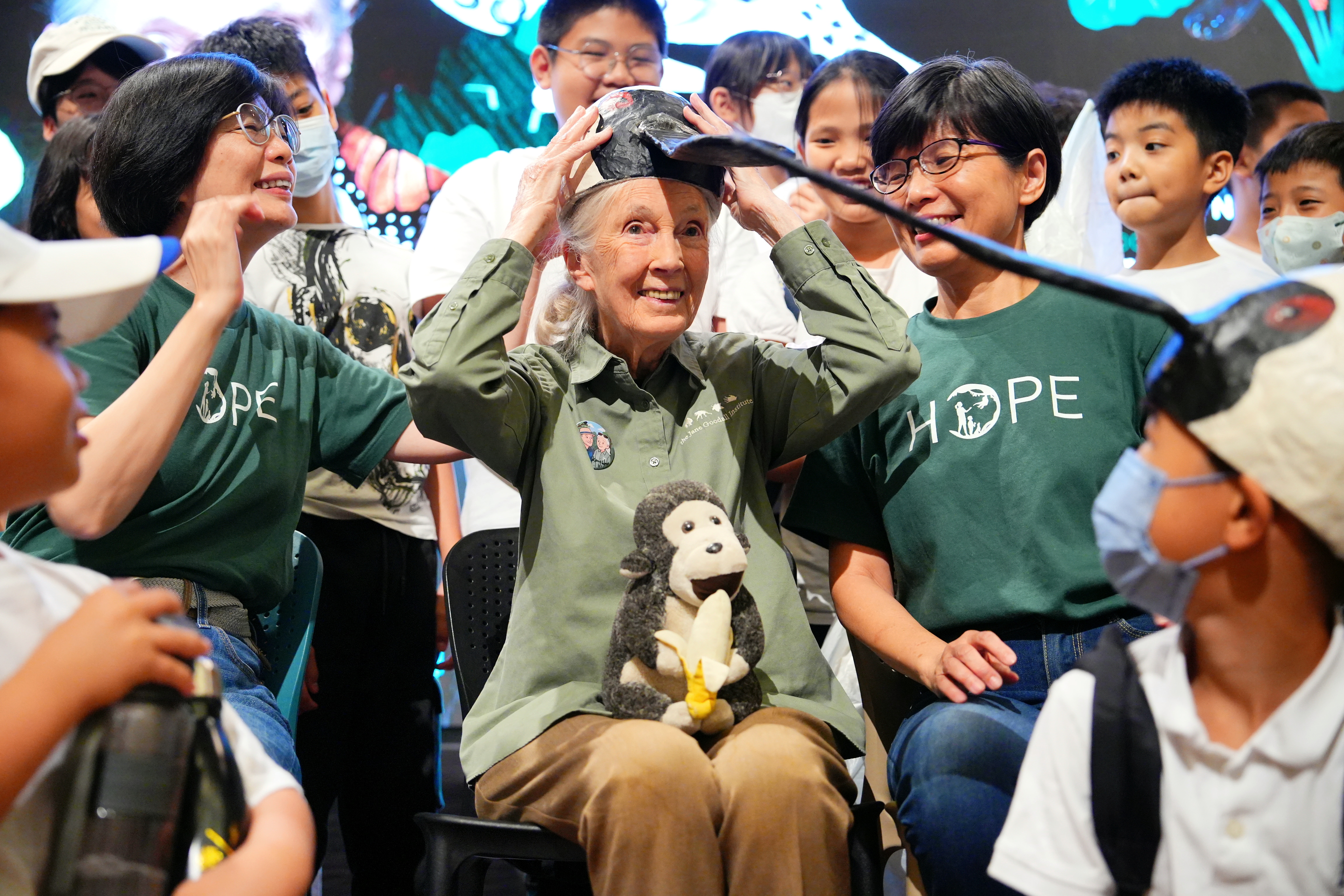 珍古德持續在世界各地奔走倡議,也賦予青少年改變世界的力量。這一切,也是她希望的來源。(攝影/林韋言)