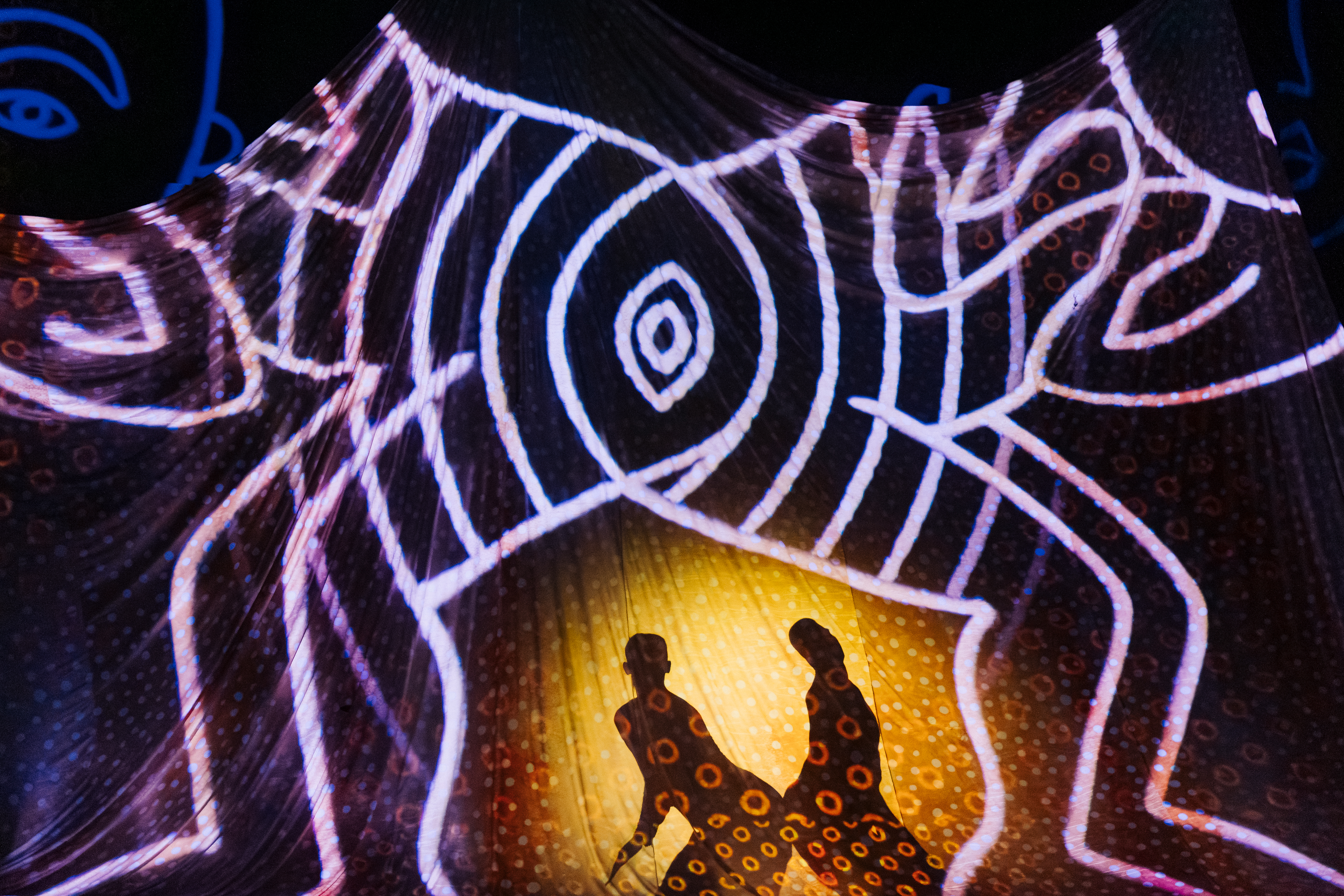 《我・我們》第二部曲中，由磊勒丹設計的影像。（照片提供／國家兩廳院；攝影／李佳曄）