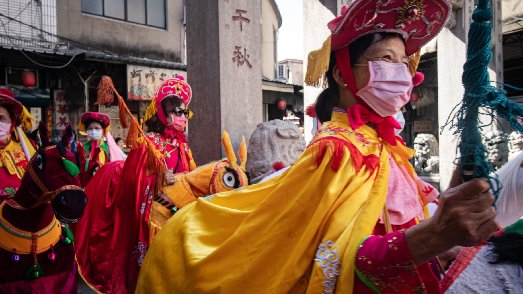 雖然疫情逐漸趨緩,但許多參與者還是配戴口罩。(攝影/蔡亦閔)