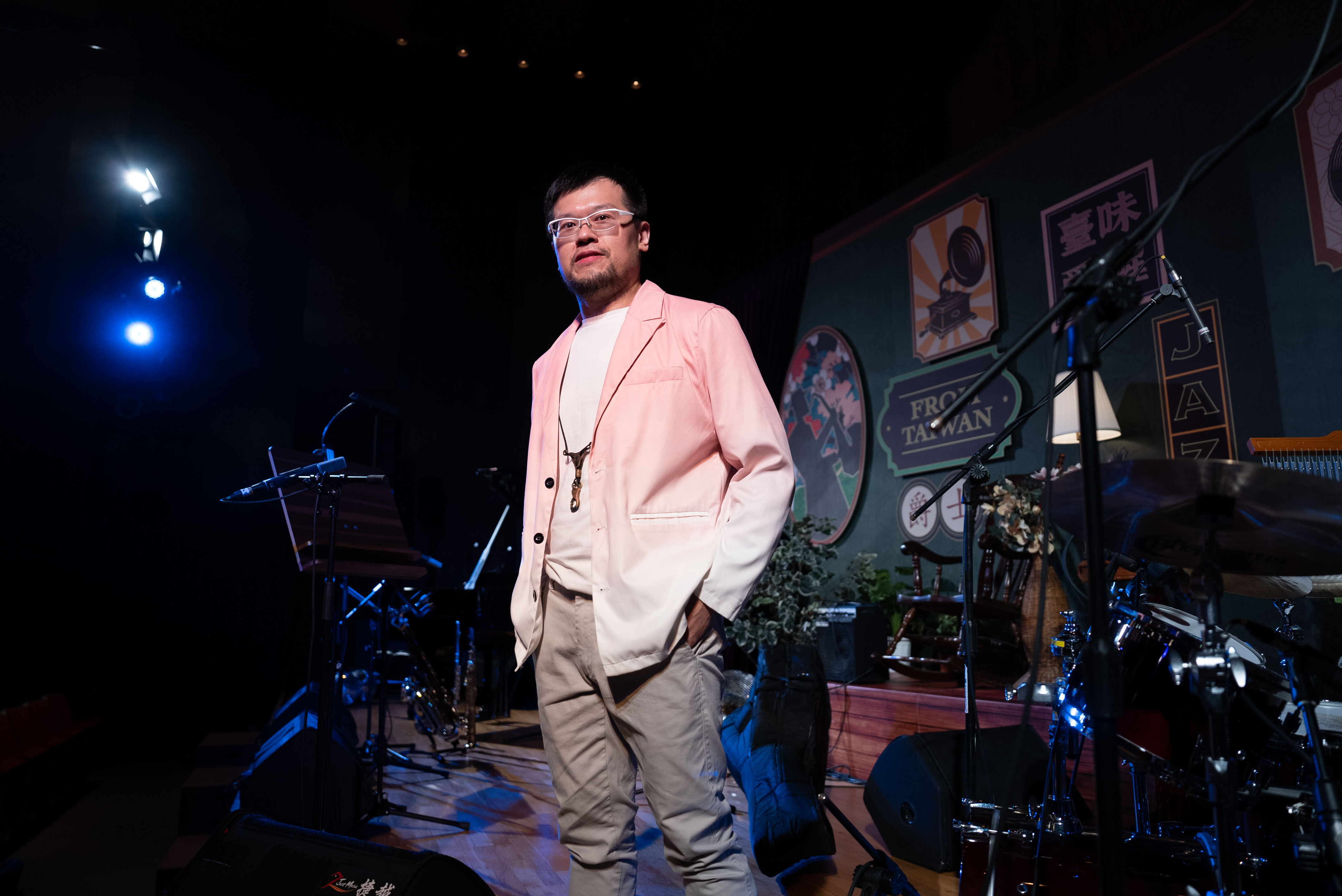 《臺味爵醒》製作人、音樂總監暨薩克斯風樂手蘇聖育。(攝影/張沃真)