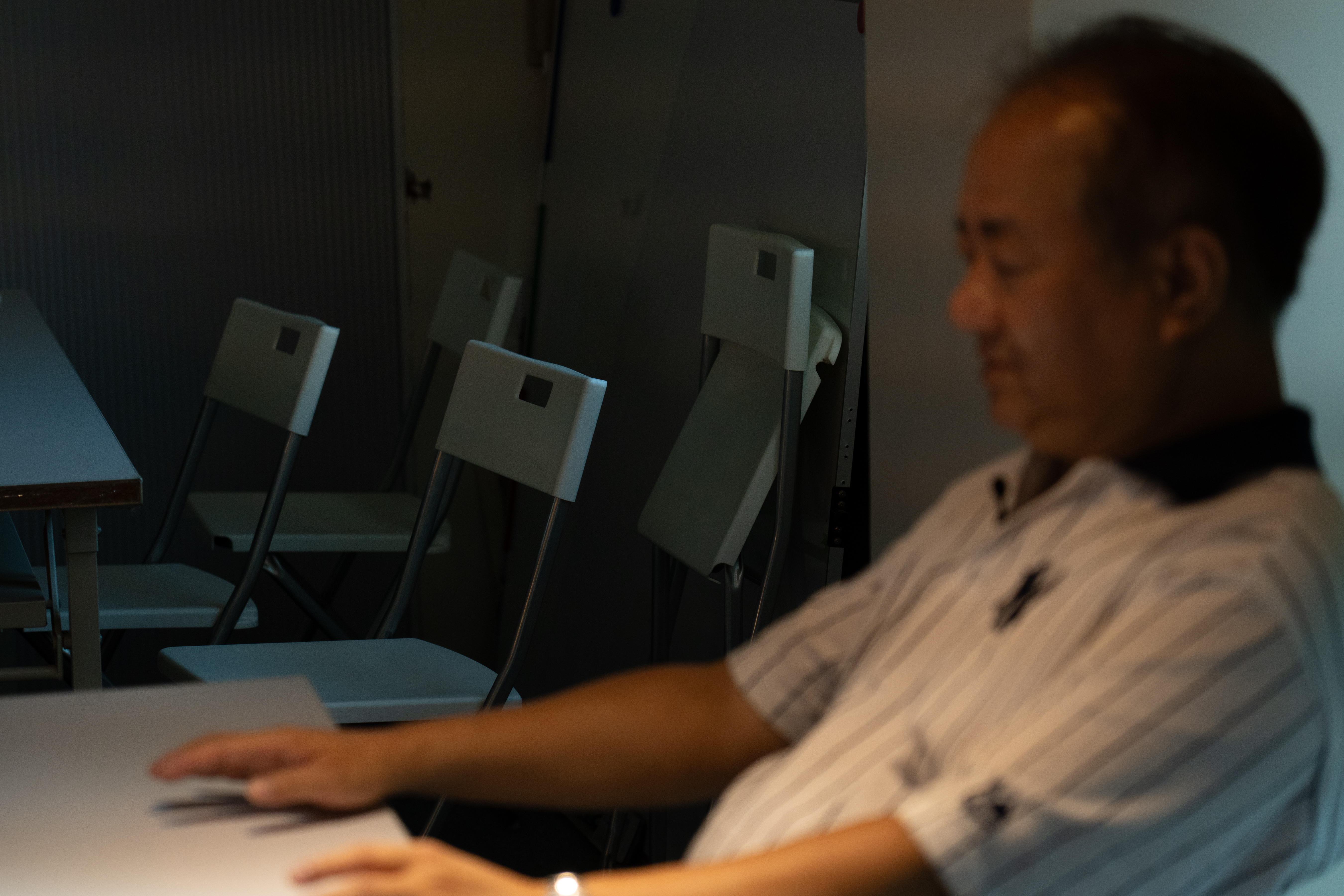 一路走來,陳志明覺得自己人生有一大半的時間都「迷迷糊糊」,彷彿冥冥之中命運已做好了安排。(攝影/陳曉威)