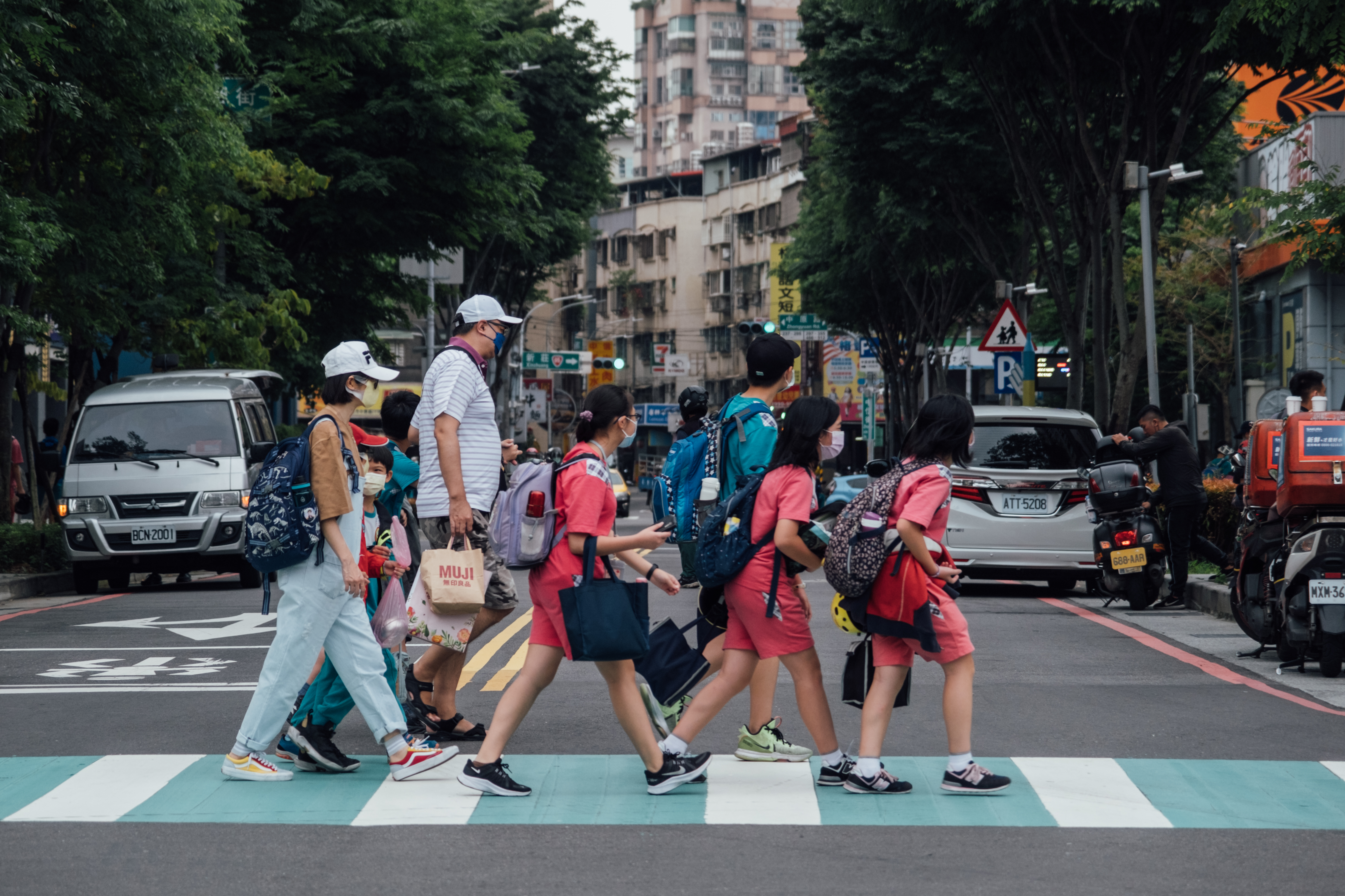 台灣學生平均上課時數達9.5小時，學習壓力與負擔愈來愈大。（攝影／余志偉）