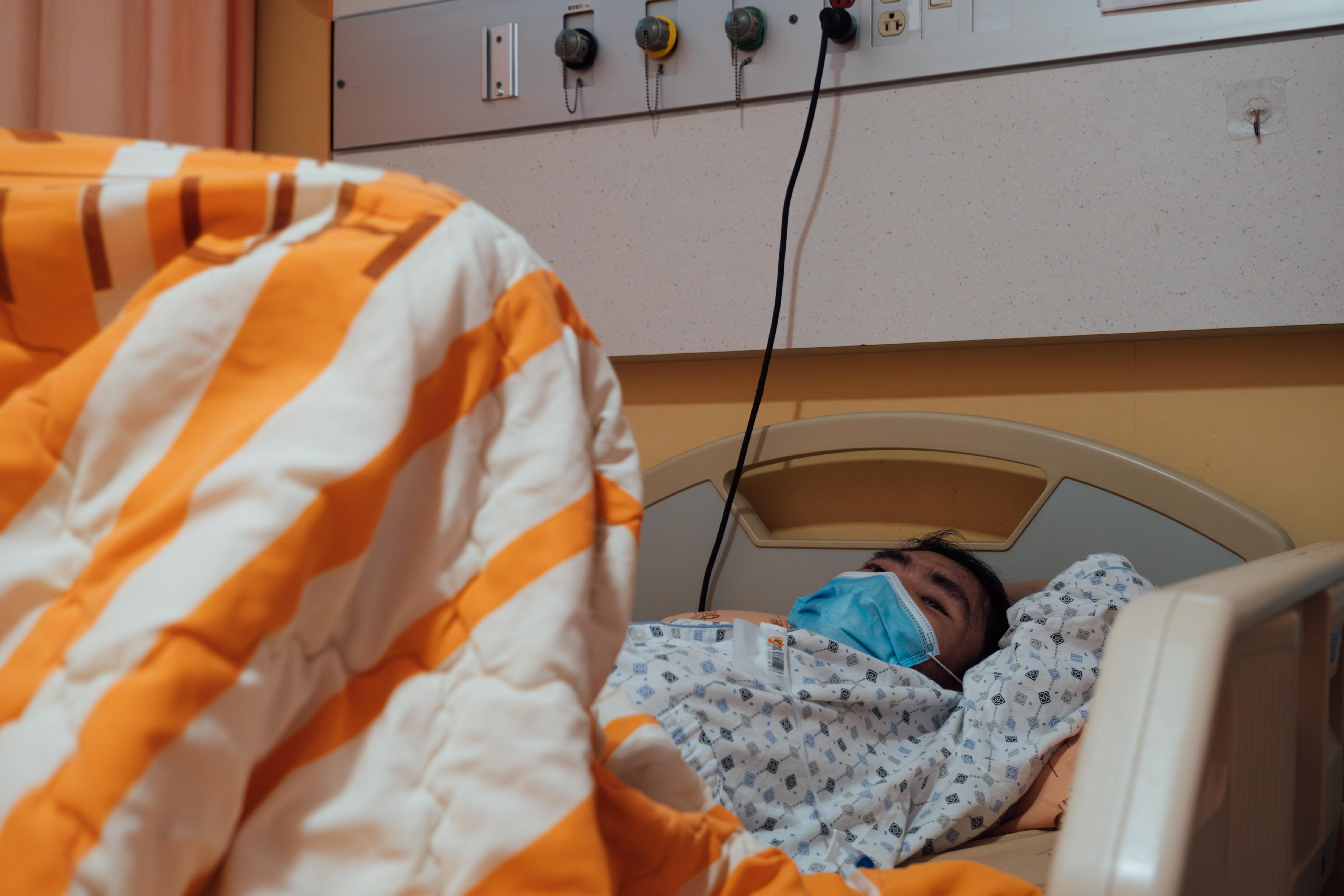 血癌療程的持續與復發反覆，讓嘉源一度喪失信念，那段時間是他情緒的谷底，直到CAR-T出現才讓他又覺得可以挑戰病魔，迎接新人生。（攝影／余志偉）