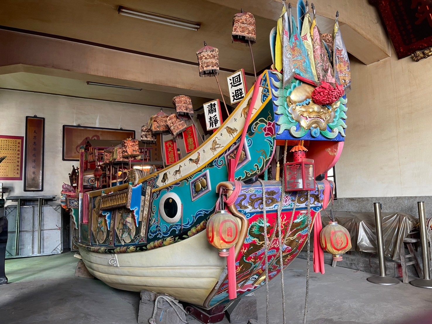 位於灣裡萬年殿的王船公，是當地宗教文化的代表。（攝影／賴彥甫）