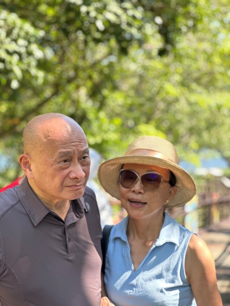 從大學班對到攜手偕老，面對罹患失智的林芳郁，林靜芸說，不管歲月如何、病程如何，我都會竭盡一切回應你。（圖片提供／林靜芸）