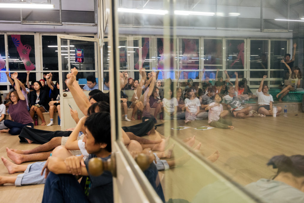 全人實驗中學每半個月召開一次學生自治會,採全員參與制,學生、老師、職員都需參與討論。(攝影/鄭宇辰)