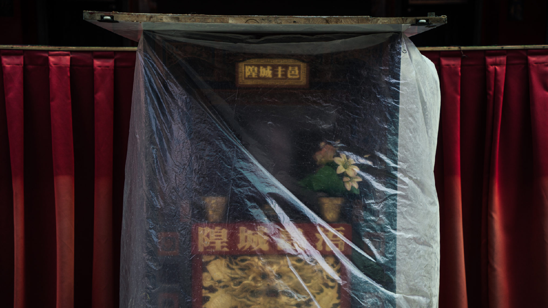 迎城隍前幾天，城隍爺出巡乘坐的輦轎被放置於浯島城隍廟前。