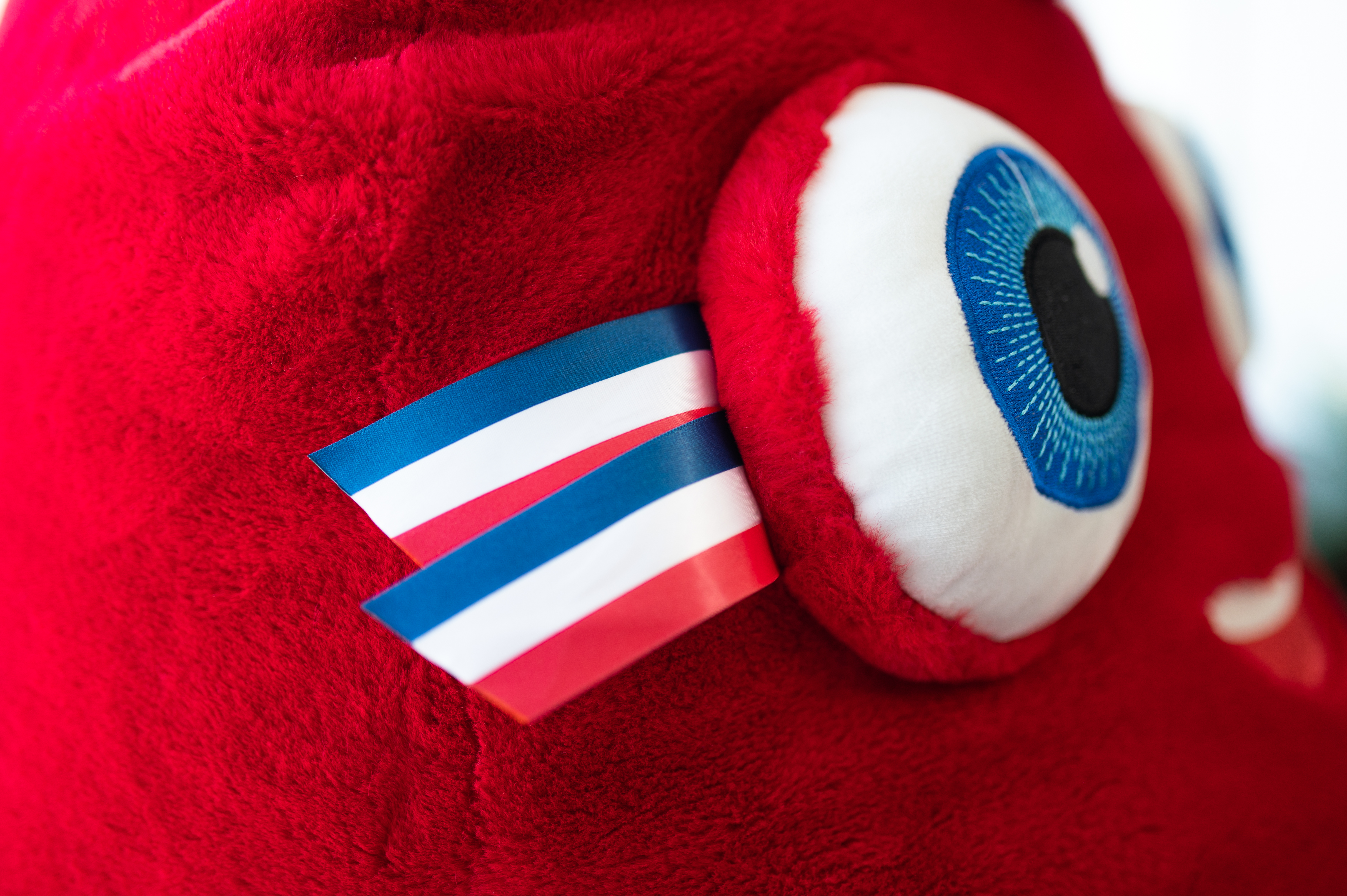 「弗里吉」的設計採用大量法國國旗的藍、白、紅三元素。（攝影／林彥廷）