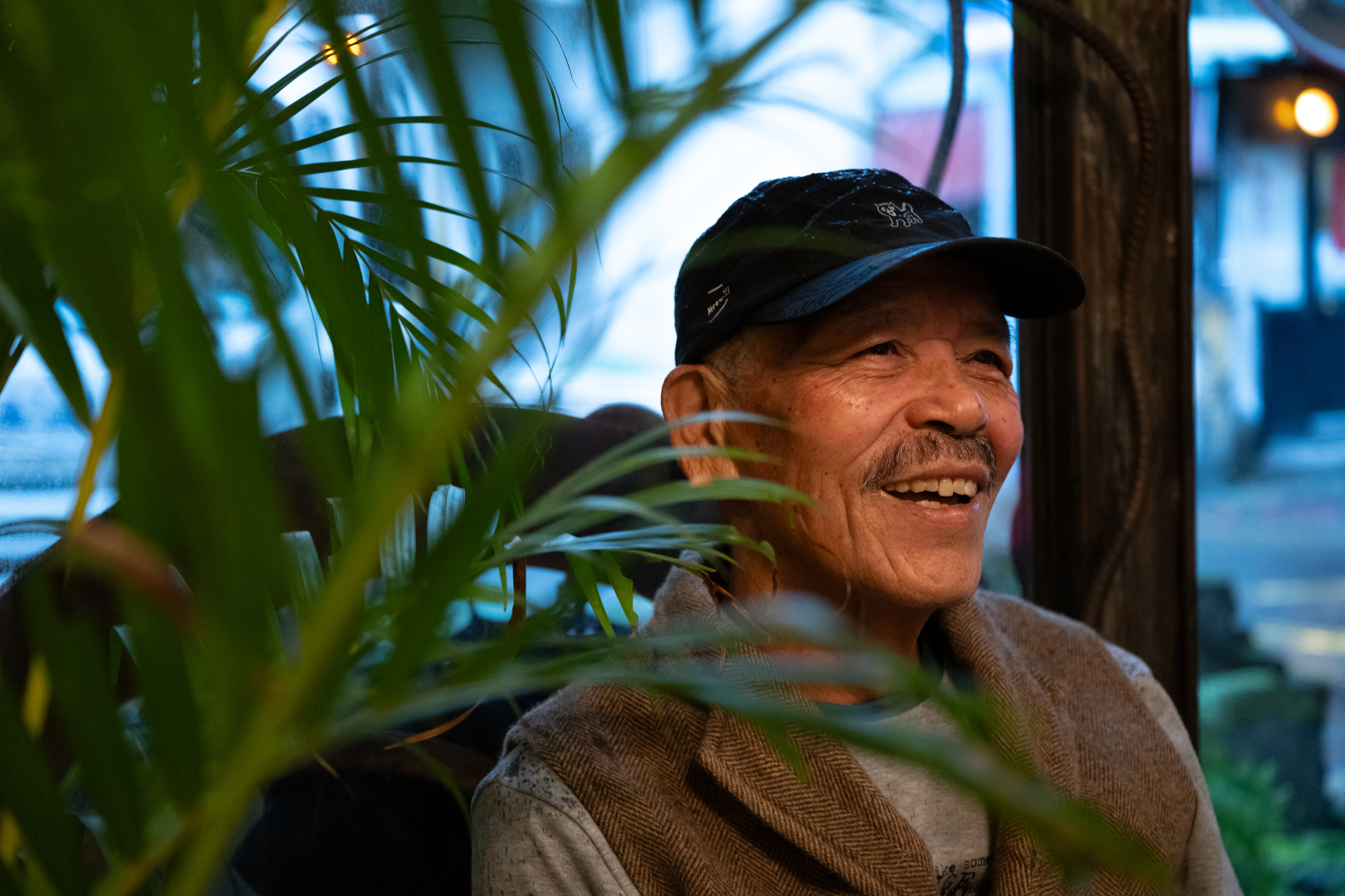 身為台灣最具代表性的海洋文學作家之一，夏曼．藍波安對14歲最深刻的記憶也來自海洋。（攝影／謝佩穎）