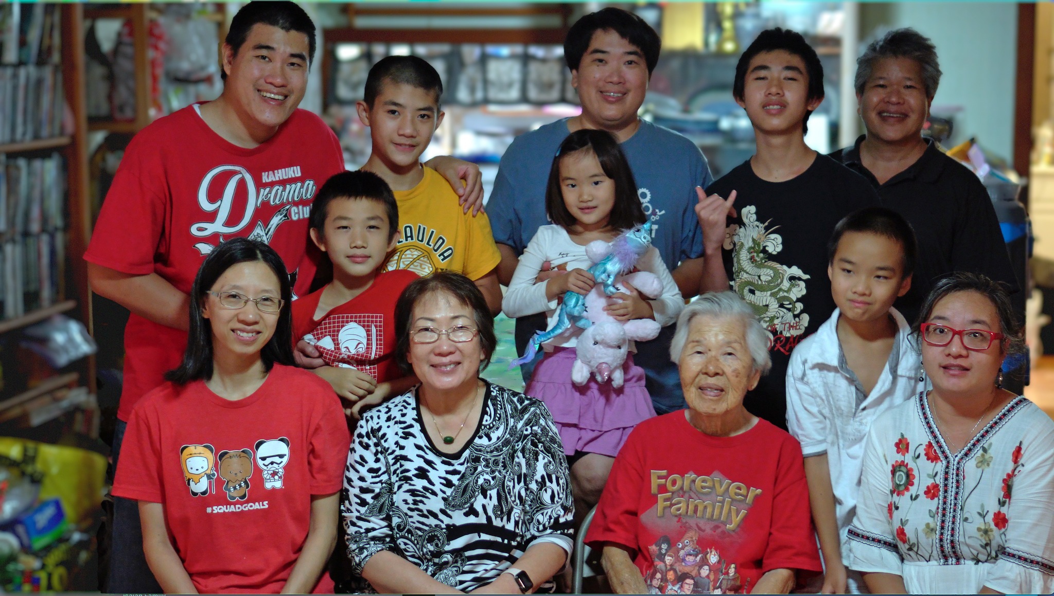 魏敏芝（右前1）與美國的家人。（圖片提供／魏敏芝）